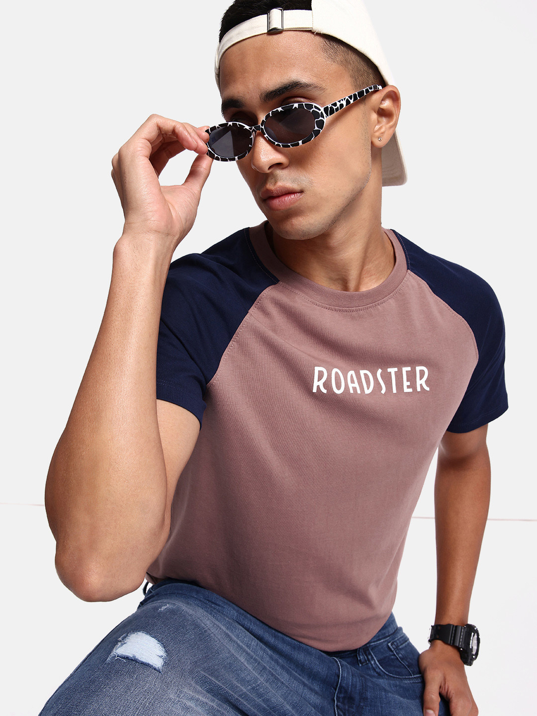 

The Roadster Lifestyle Co. Men Pure Cotton Brand Logo Printed T-shirt, Mauve