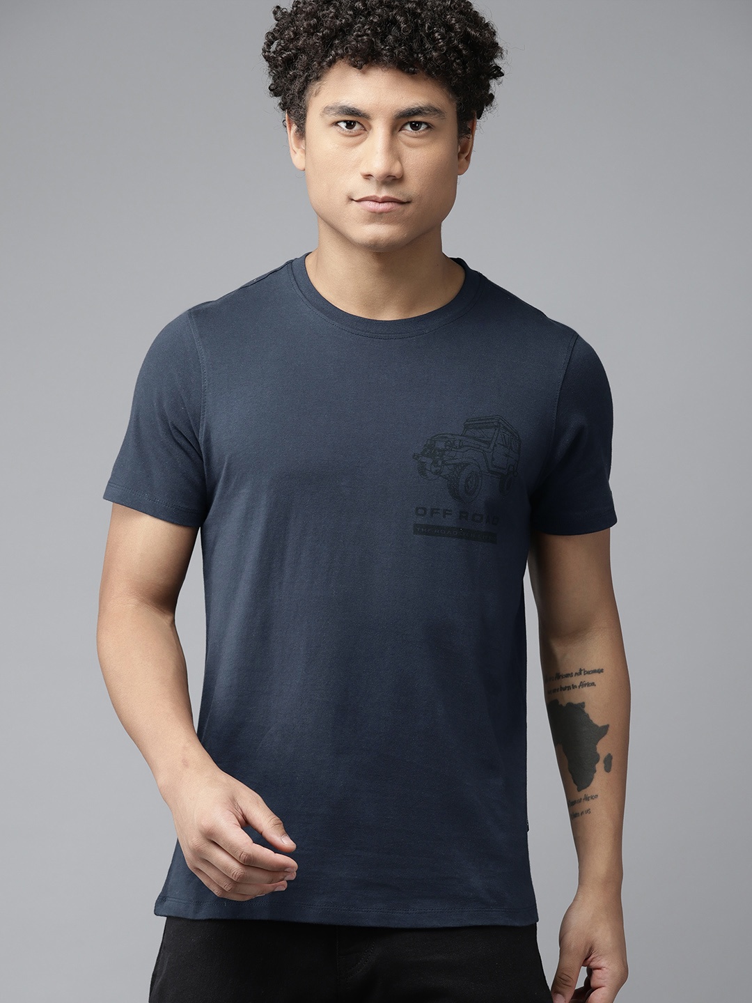 

The Roadster Lifestyle Co. Men Printed Detail Pure Cotton T-shirt, Navy blue