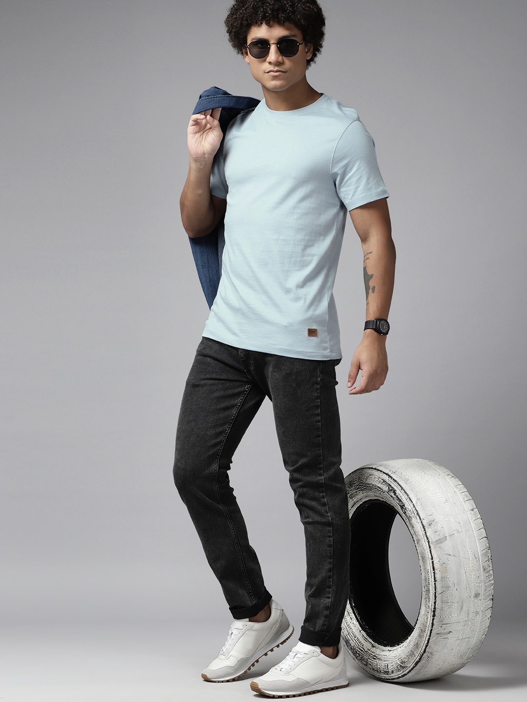 

The Roadster Lifestyle Co. Solid T-shirt, Blue