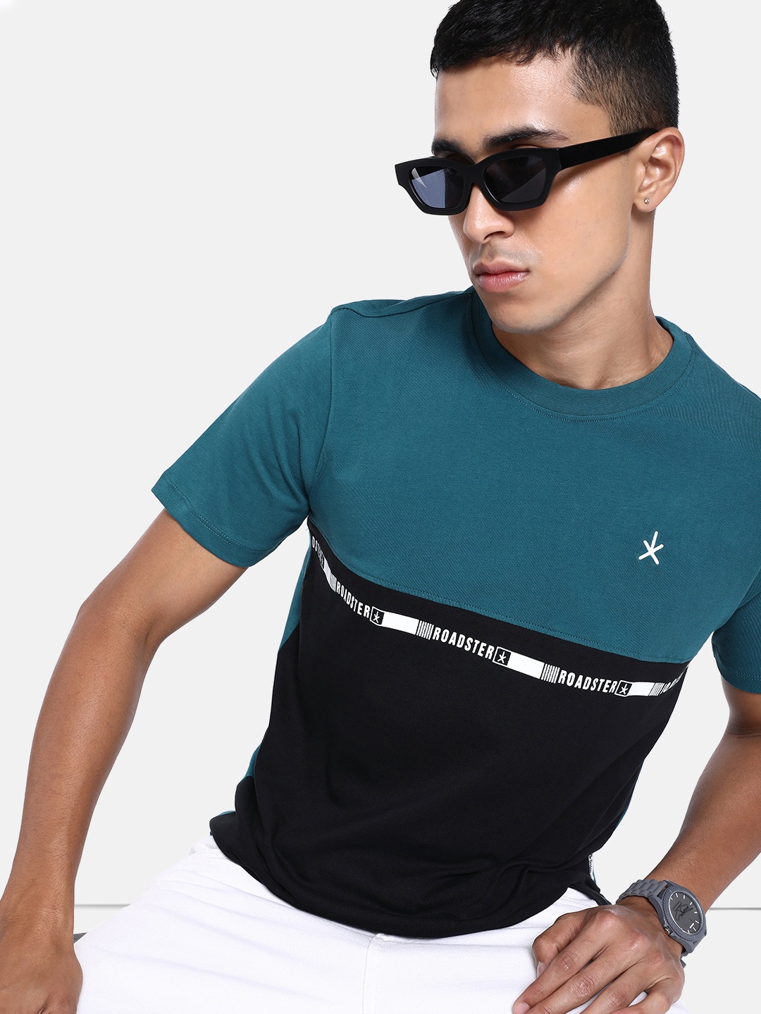 

The Roadster Life Co. Teal Blue & Jet Black Patched & Panelled Cotton T-shirt