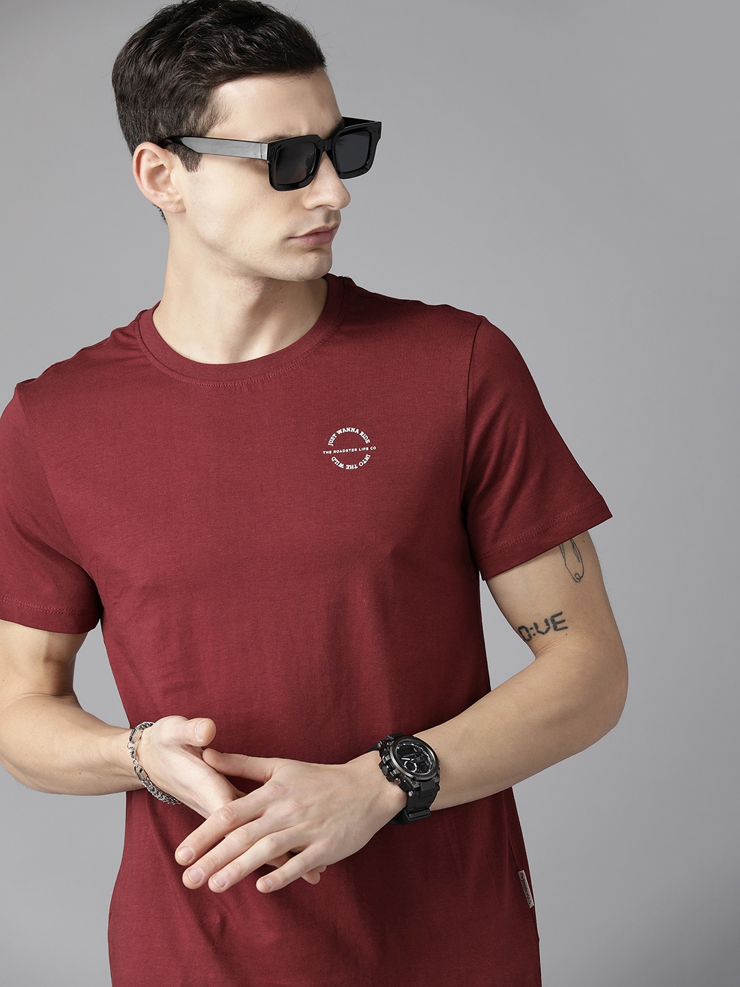 

The Roadster Lifestyle Co. Pure Cotton Round Neck T-shirt, Maroon