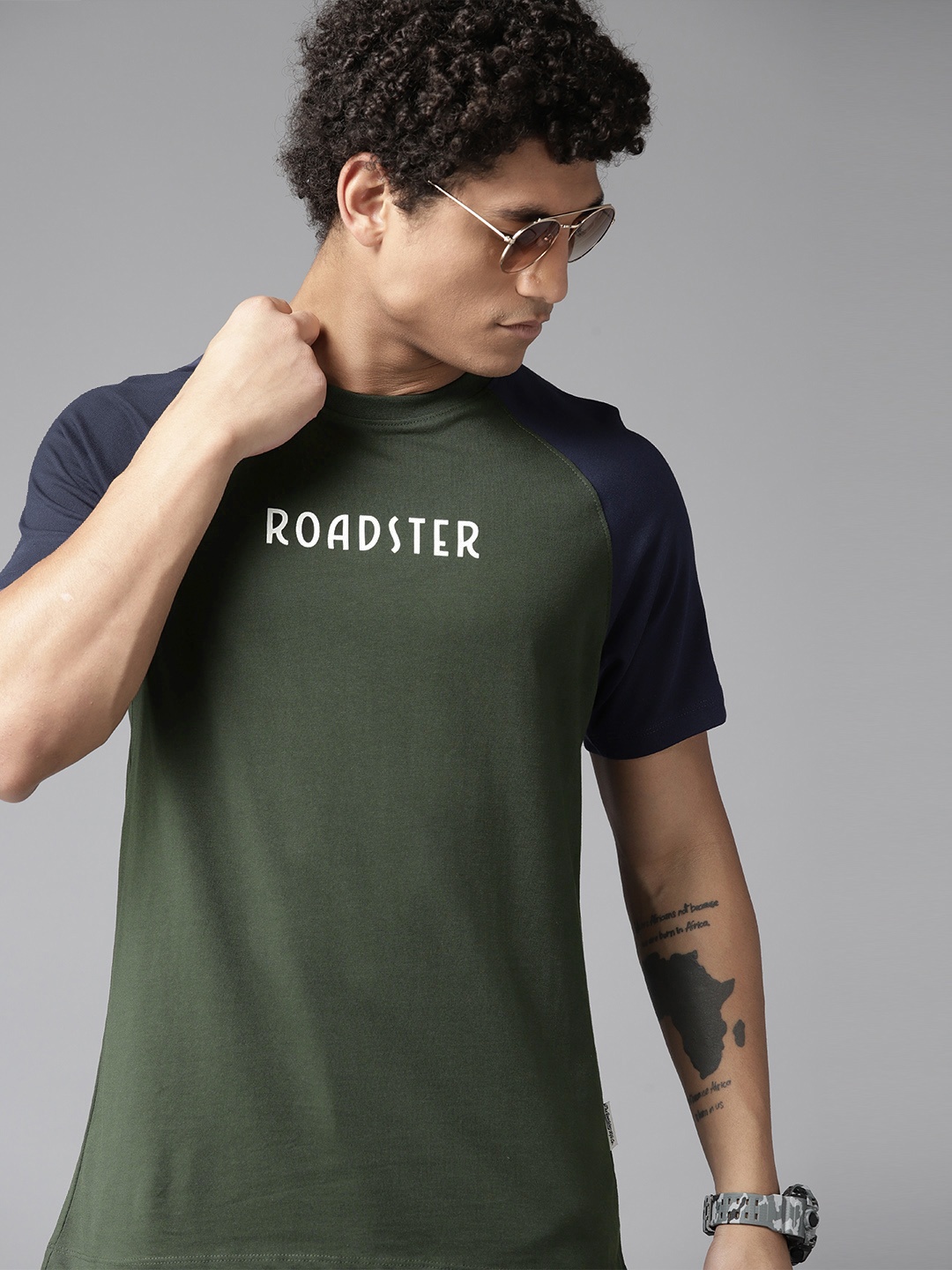 

The Roadster Lifestyle Co. Men Brand Logo Printed Pure Cotton T-shirt, Olive