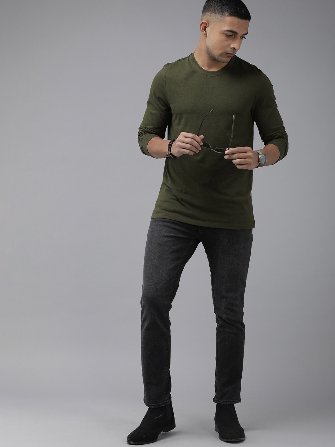 

The Roadster Lifestyle Co. Men Pure Cotton Solid Long Sleeves T-shirt, Olive