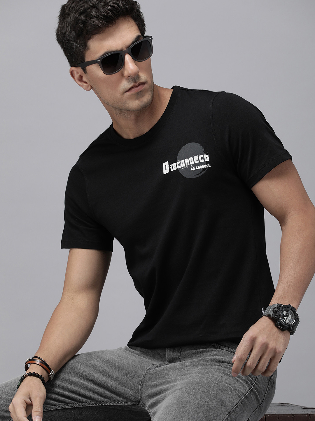 

The Roadster Lifestyle Co. Men Pure Cotton Solid Round Neck T-shirt, Black