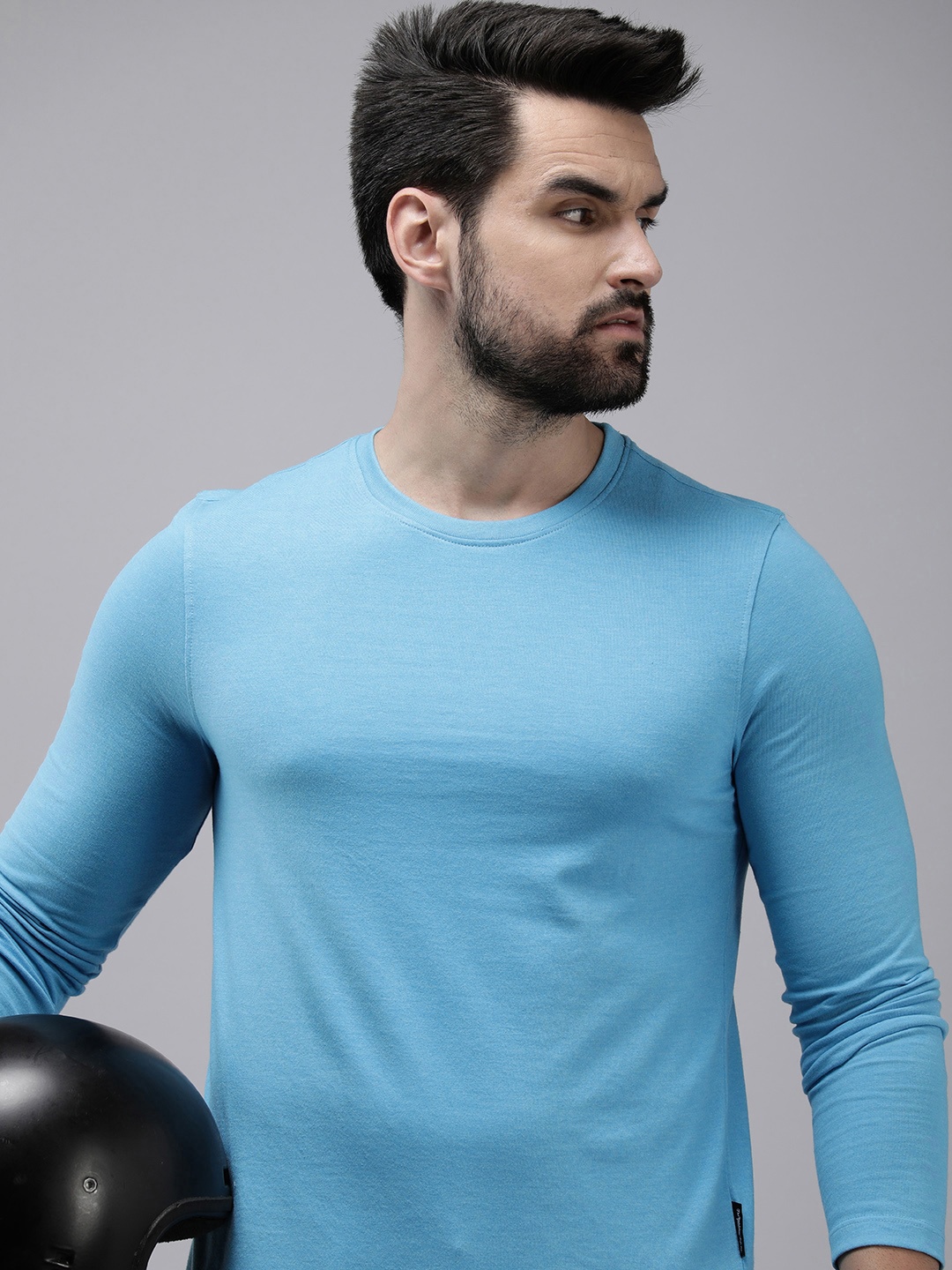 

The Roadster Lifestyle Co. Men Solid Long Sleeves Round Neck T-shirt, Blue