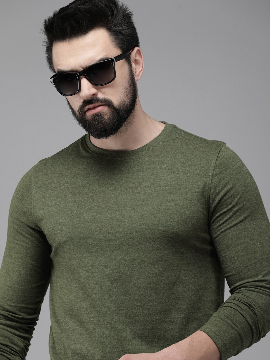

The Roadster Lifestyle Co. Men Solid Long Sleeves Round Neck Casual T-shirt, Olive