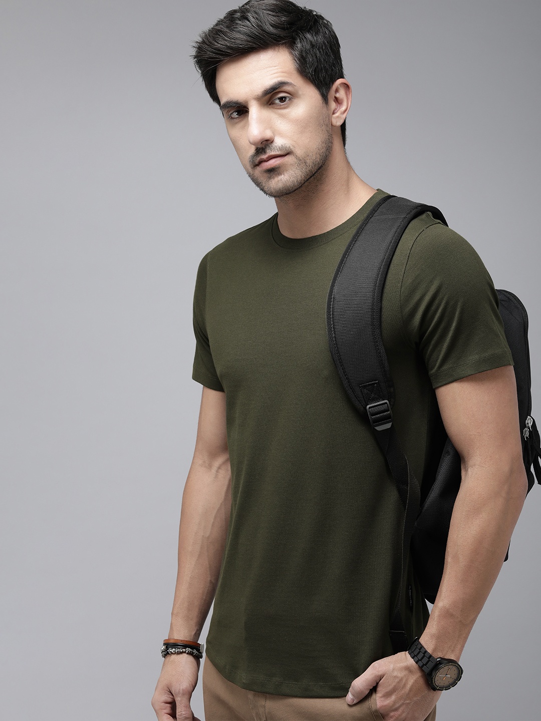 

The Roadster Lifestyle Co. Men Pure Cotton Round Neck T-shirt, Olive