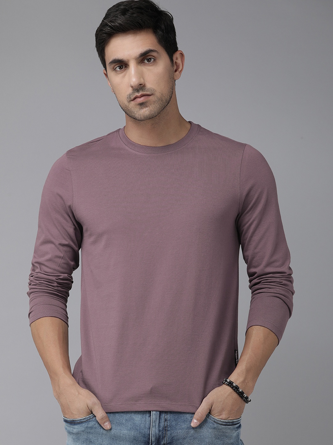 

The Roadster Lifestyle Co. Men Pure Cotton Solid Long Sleeves T-shirt, Mauve