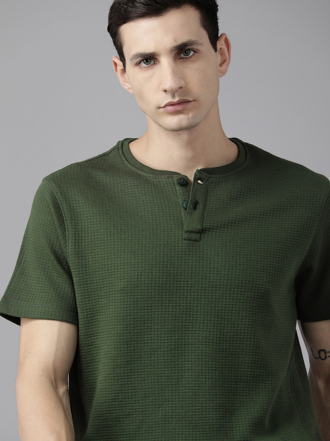 

The Roadster Lifestyle Co. Henley Neck Textured T-shirt, Green