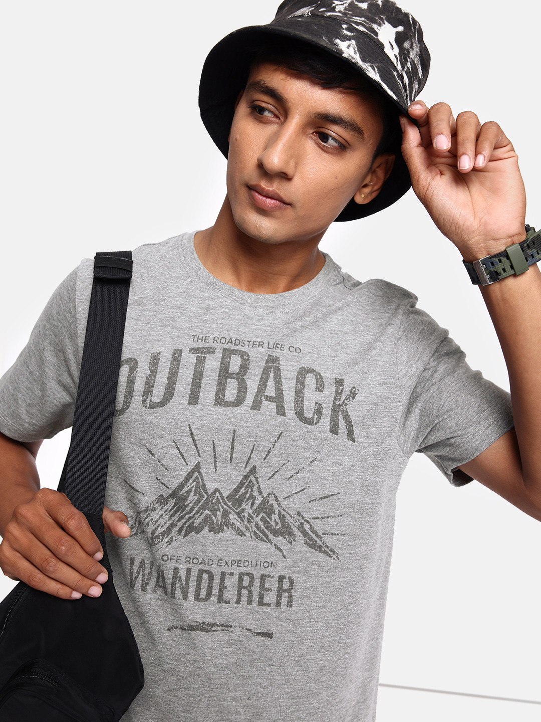 

The Roadster Lifestyle Co. Men Ash Grey Printed Forever Vacay Snapshot Summers T-shirt
