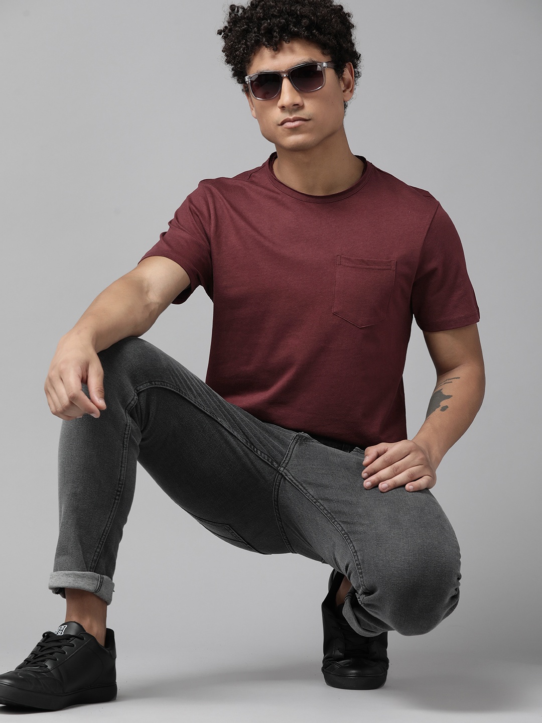 

The Roadster Lifestyle Co. Solid Pure Cotton Pocket T-shirt, Burgundy