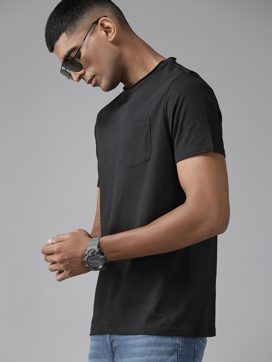 

The Roadster Lifestyle Co. Men Pure Cotton Raw Edge T-shirt, Black