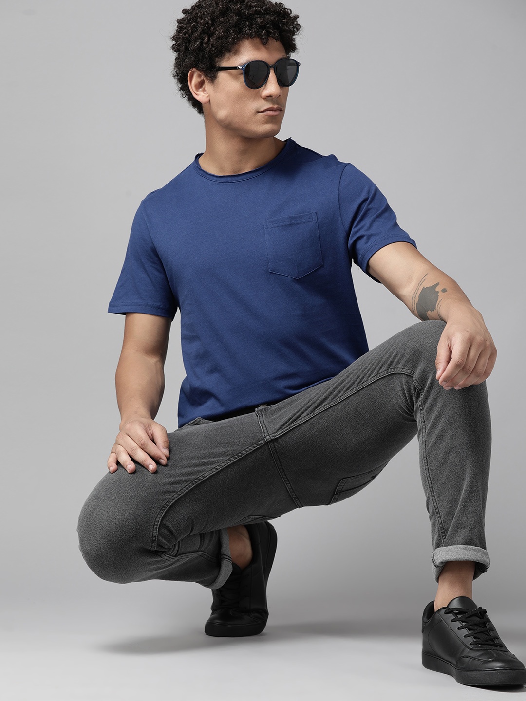 

The Roadster Lifestyle Co. Solid Pure Cotton Pocket T-shirt, Blue