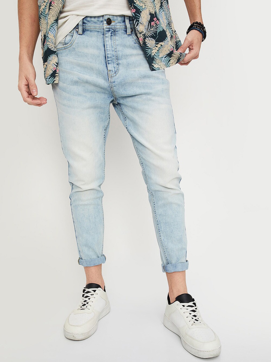 

max Men Heavy Fade Acid Wash Jeans, Blue