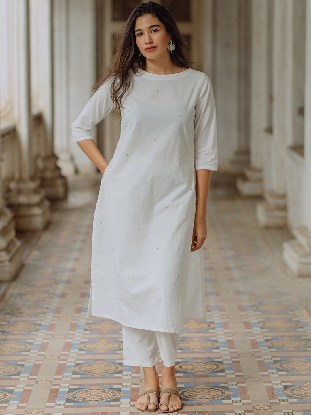 

OKHAI Women Kurta with Trousers, White