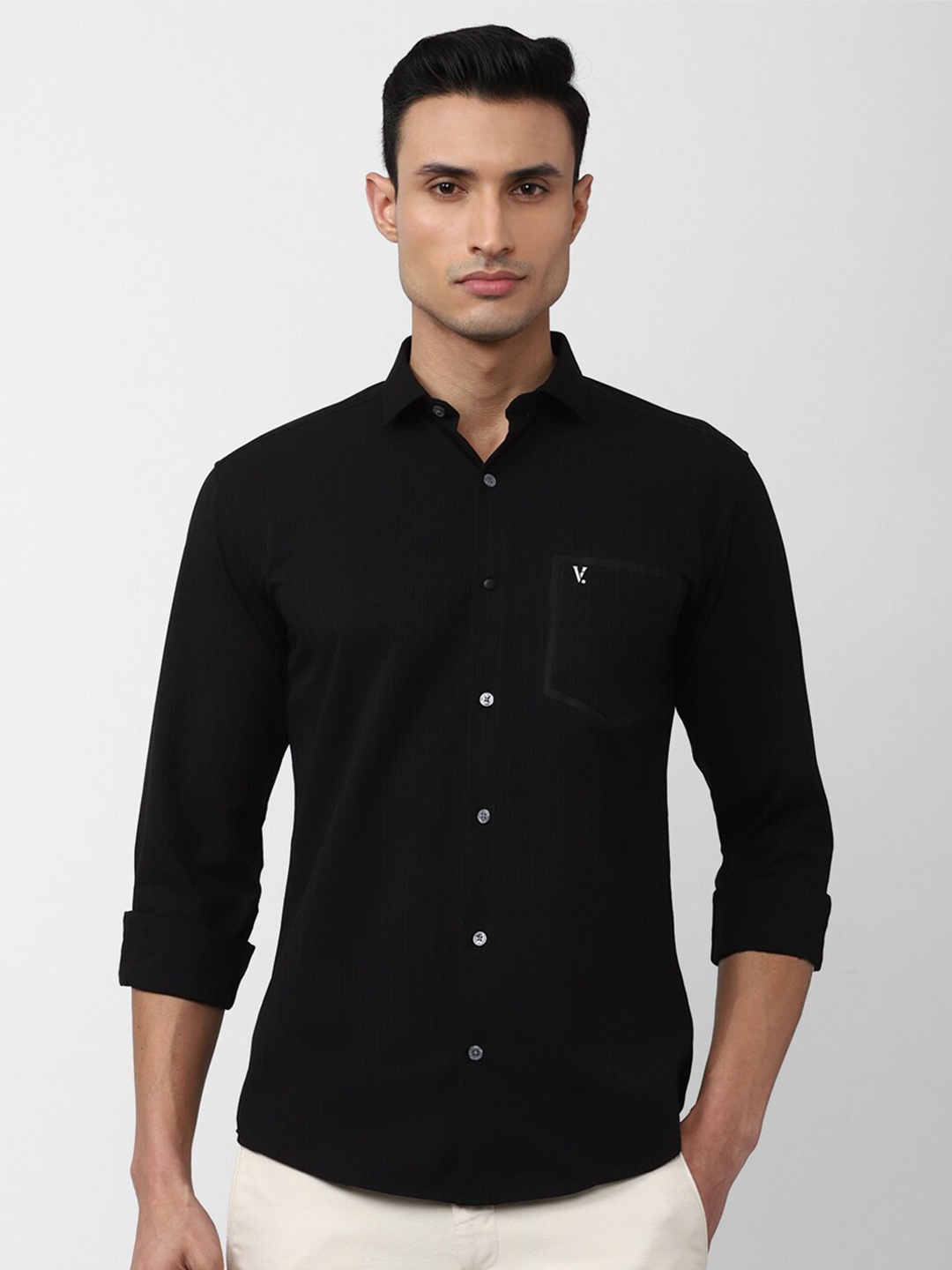 

V Dot Men Black Slim Fit Casual Shirt
