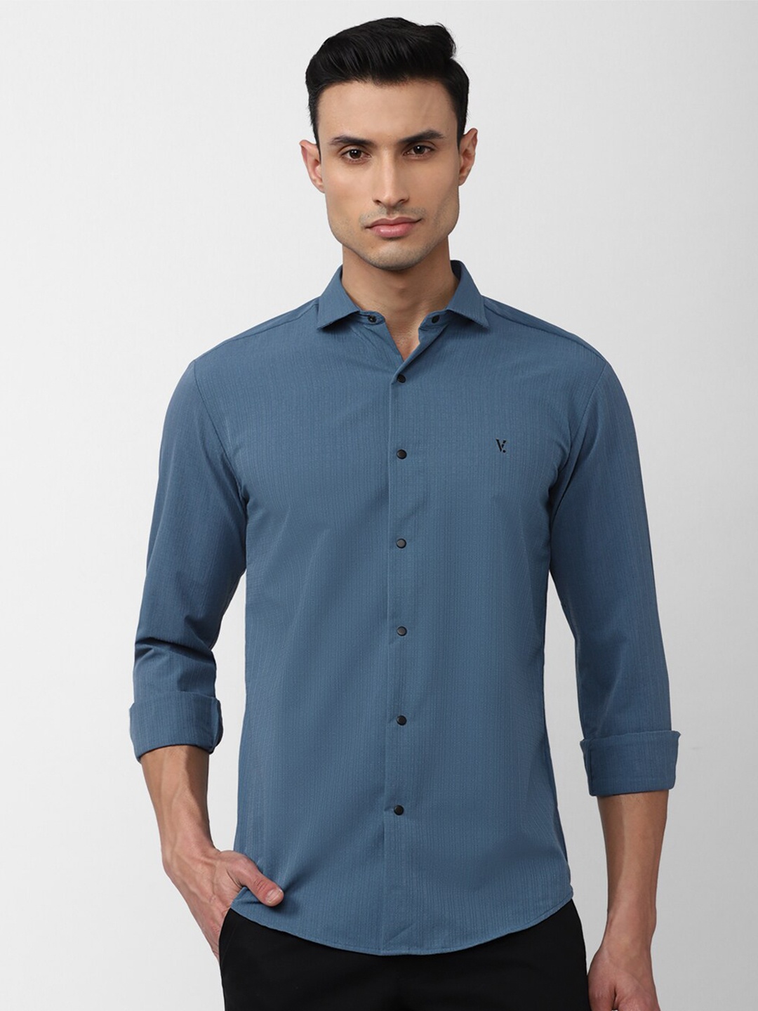 

V Dot Men Blue Slim Fit Casual Shirt