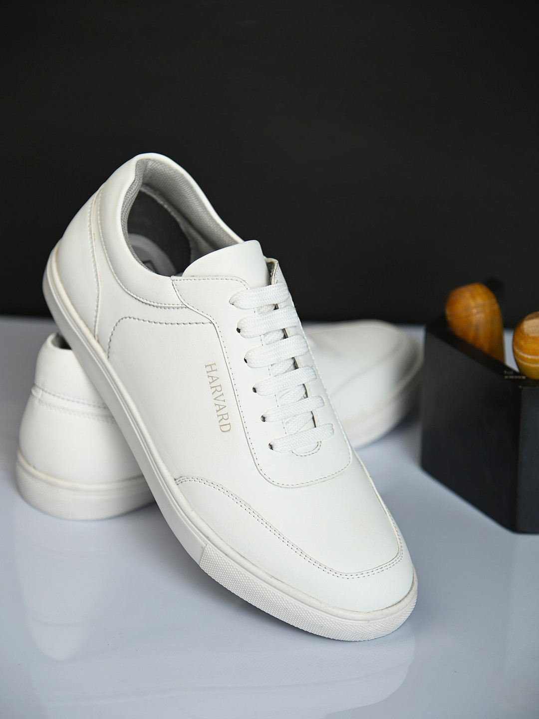 

Harvard Men Lightweight Sneakers, White