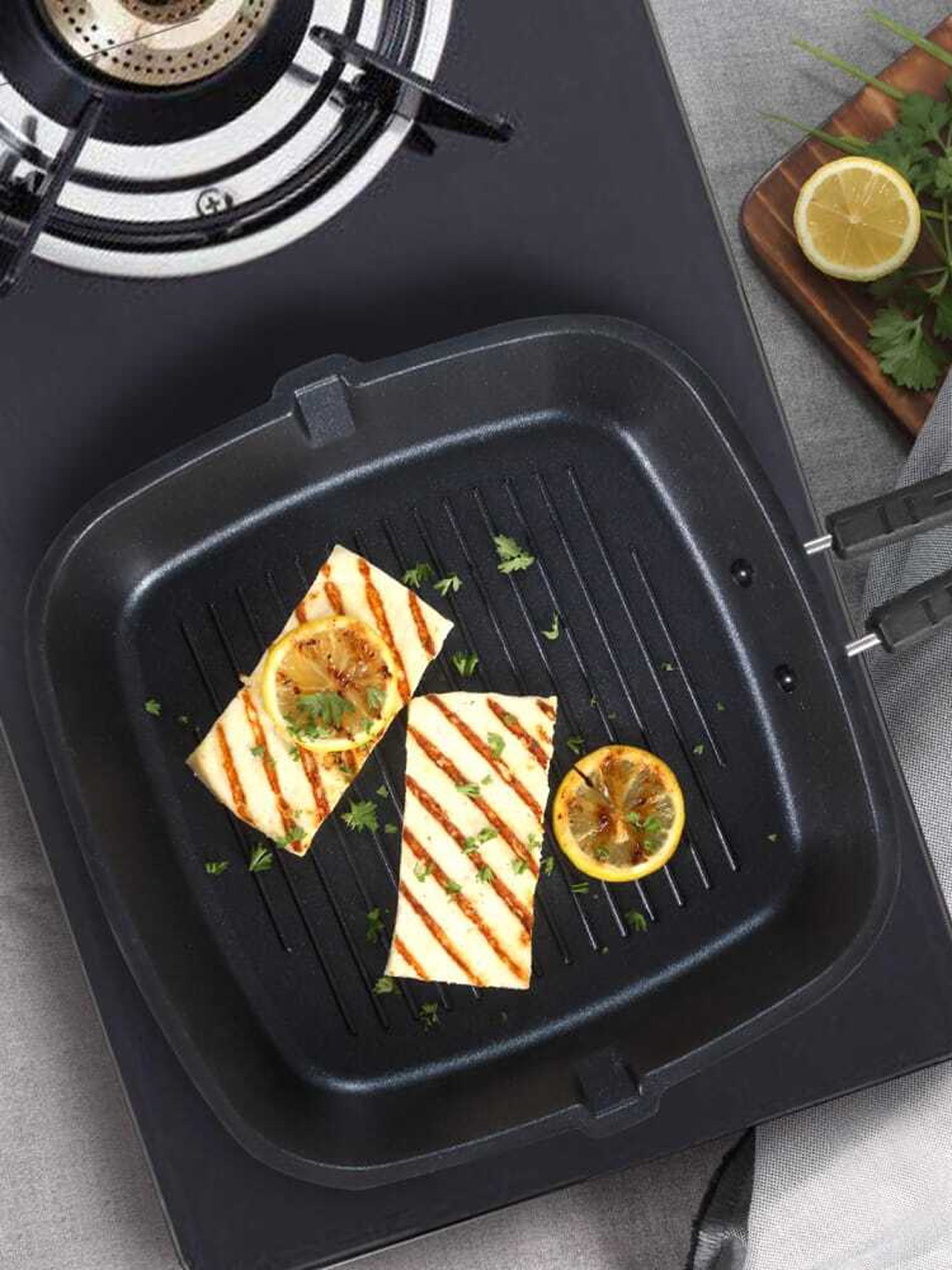 

Eslite Grey Aluminum Scratch Resistant Nonstick Tawa