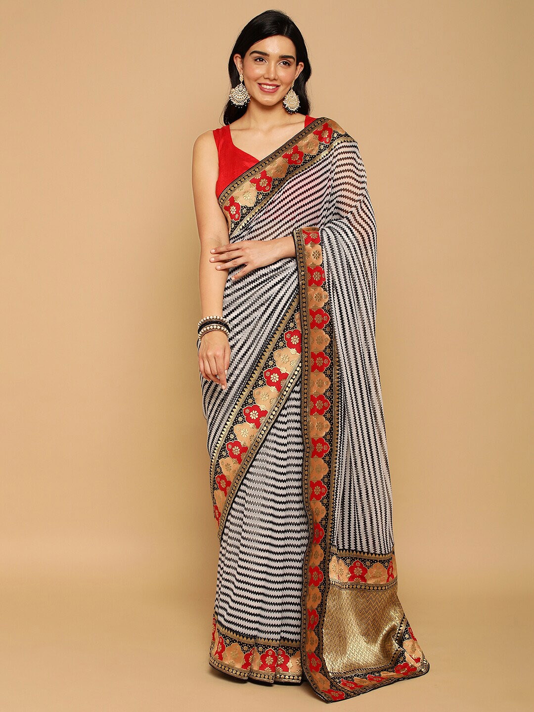 

Satrani Leheriya Printed Zari Saree, Black