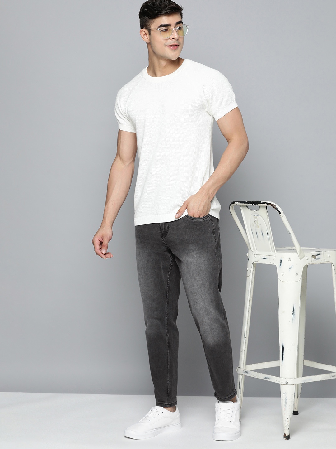 

M&H Our Water Men Carrot Fit Light Fade Stretchable Sustainable Jeans, Charcoal