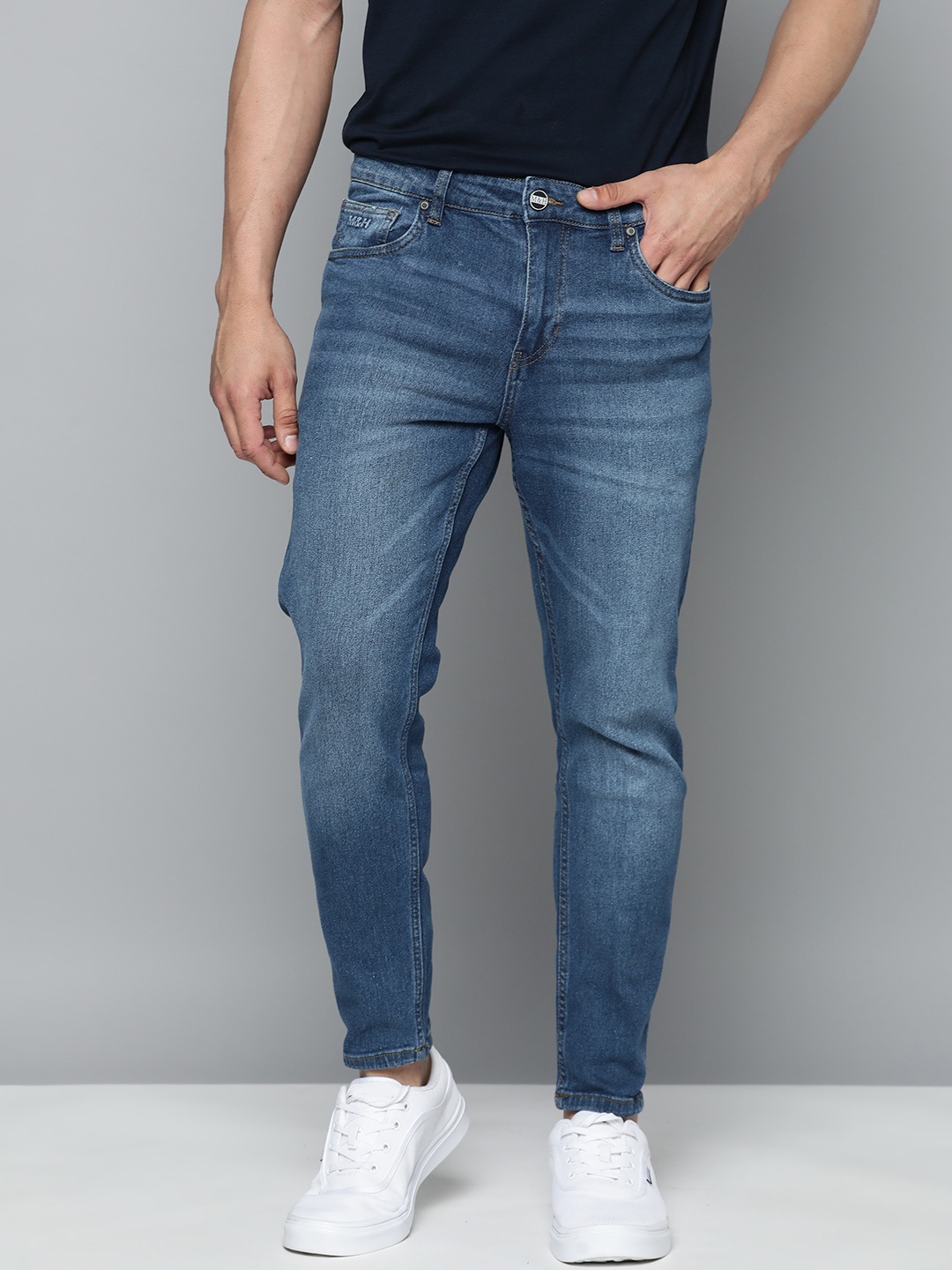 

Mast & Harbour Men Carrot Fit Light Fade Stretchable Jeans, Blue