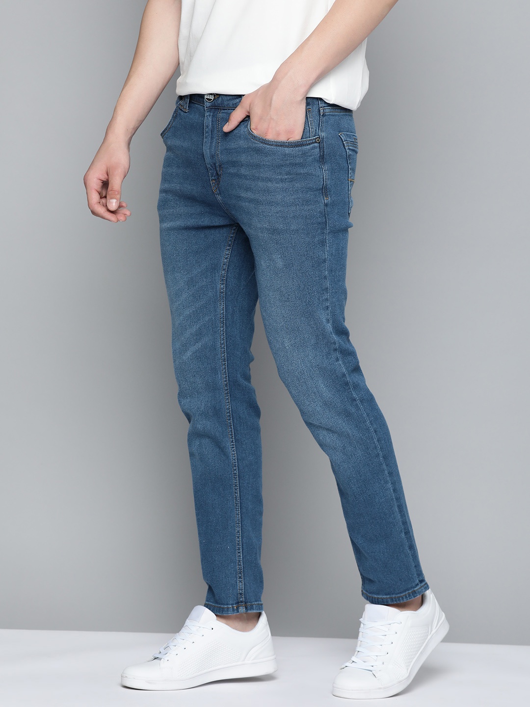 

Mast & Harbour Men Skinny Fit Light Fade Stretchable Jeans, Blue