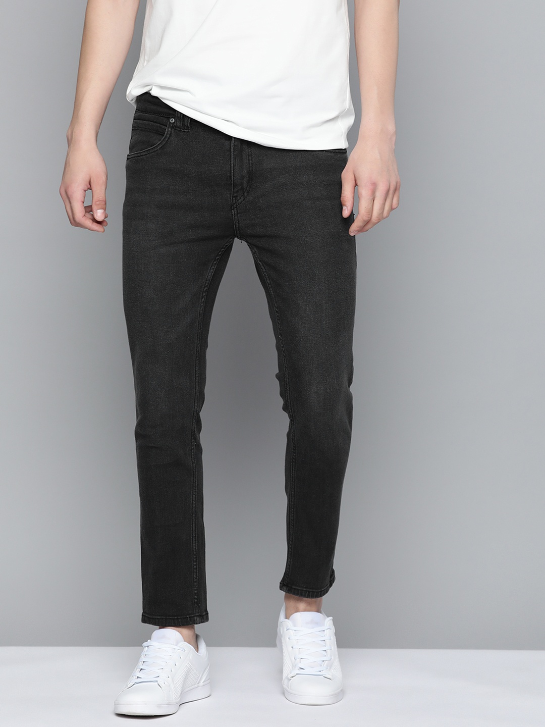 

Mast & Harbour Men Skinny Fit Light Fade Stretchable Jeans, Black