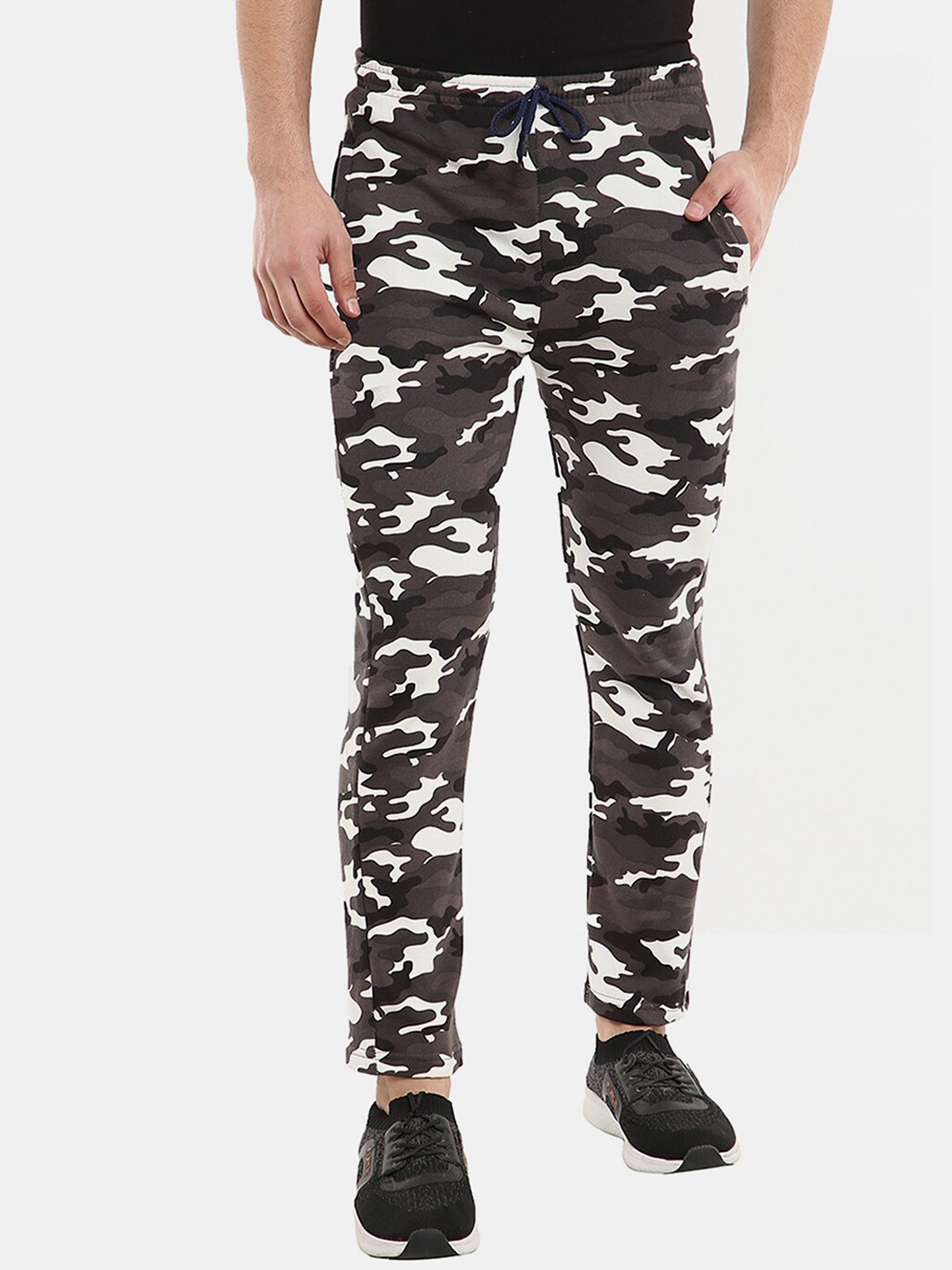 

V-Mart Men Camouflage Printed Spun Fleece Track Pants, Olive