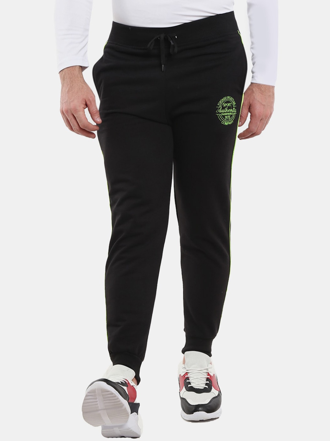 

V-Mart Men Fleece Track Pants, Black