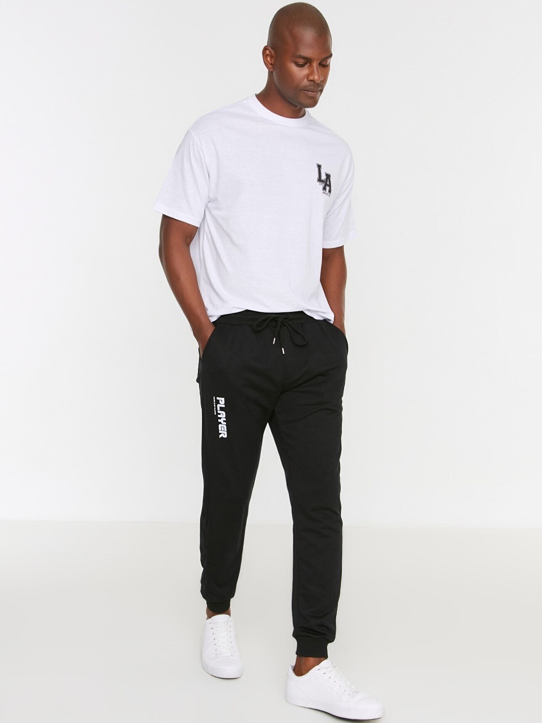 

Trendyol Men Low-Rise Joggers Trousers, Black