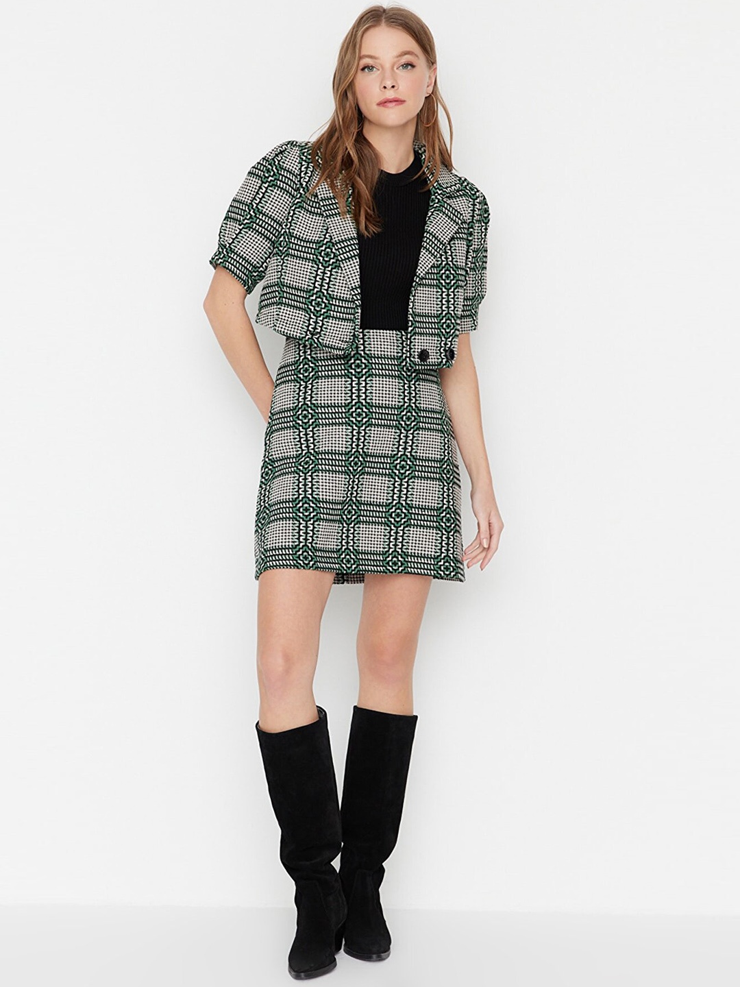 

Trendyol Self Design Mini Straight Skirt, Green