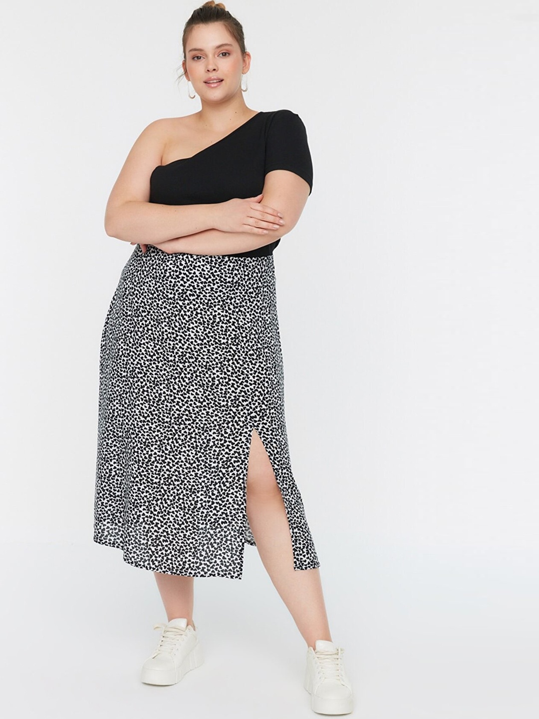 

Trendyol Animal Printed Knee-Length A-Line Skirt, Black