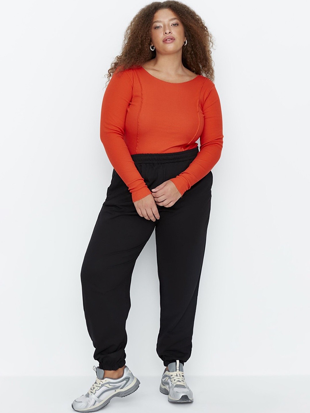 

Trendyol Women Solid Joggers, Black