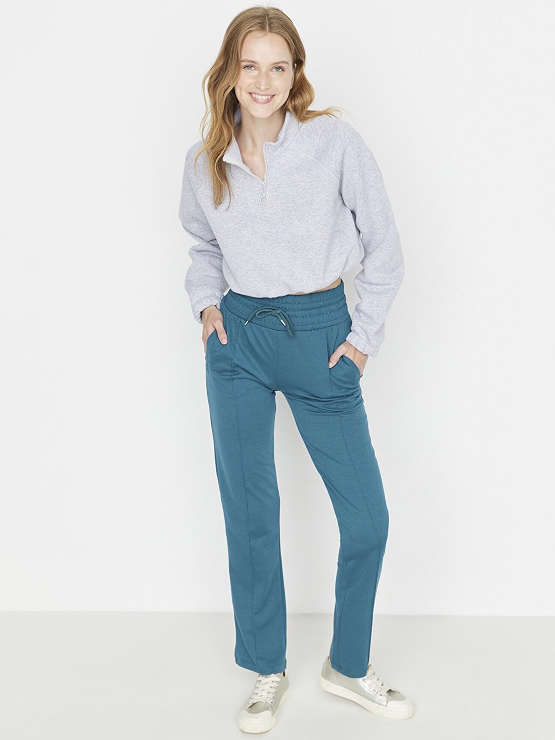 

Trendyol Women Solid Trousers, Na