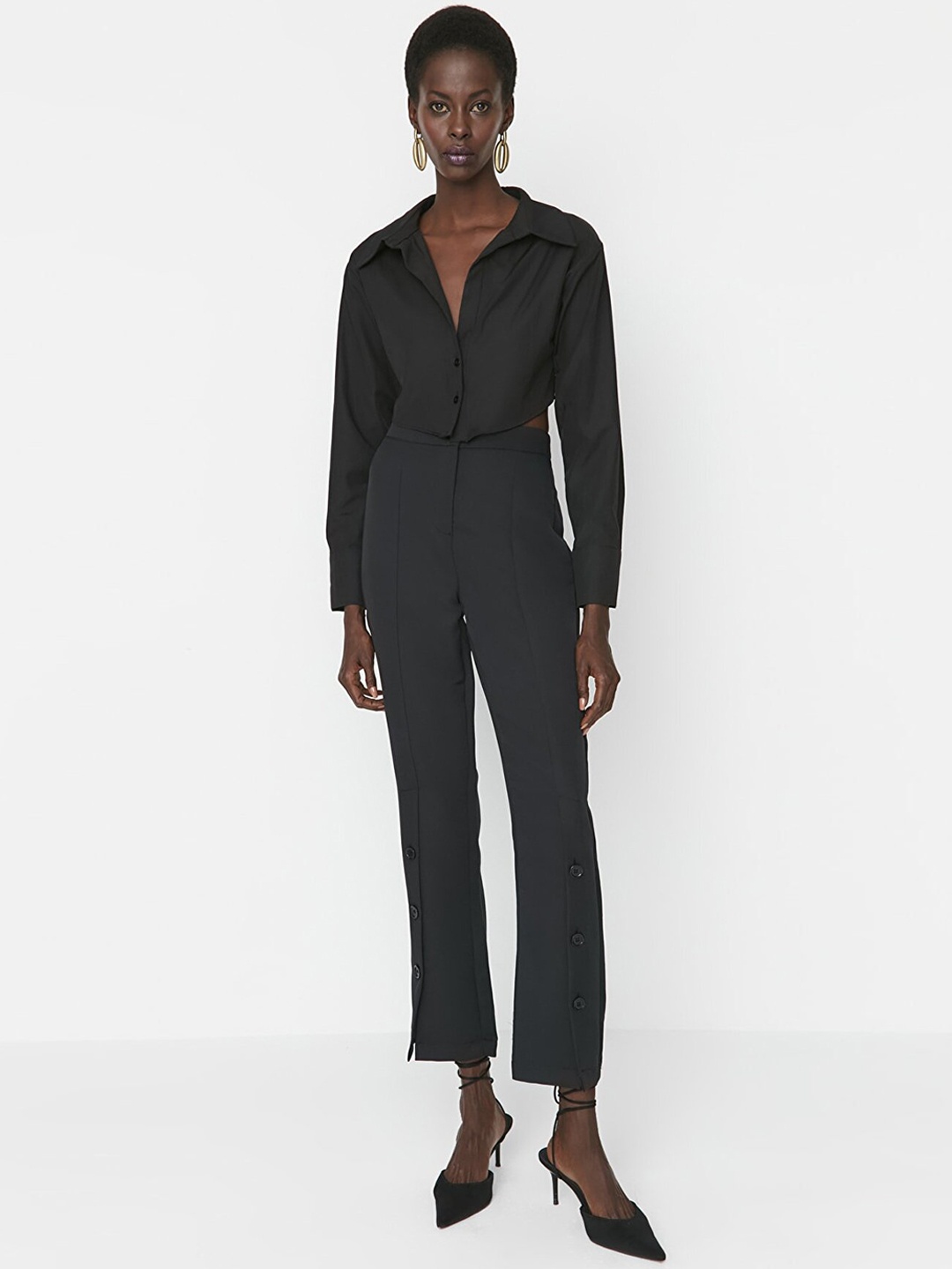 

Trendyol Women Button Detail Cropped Trousers, Black