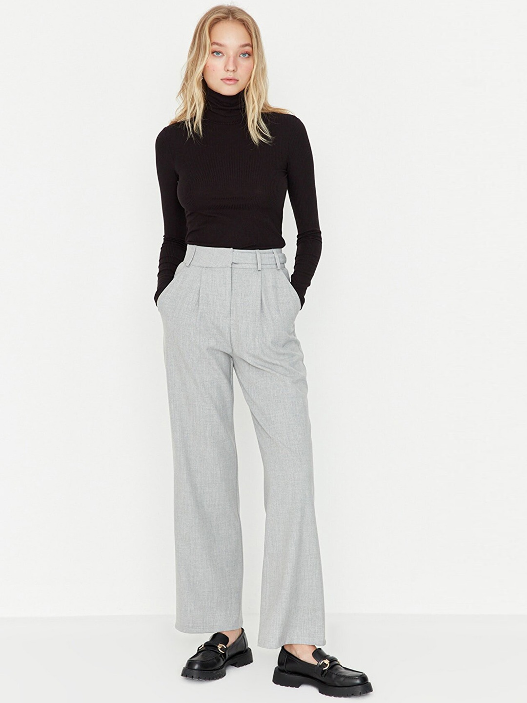 

Trendyol Women Bootcut Trousers, Grey