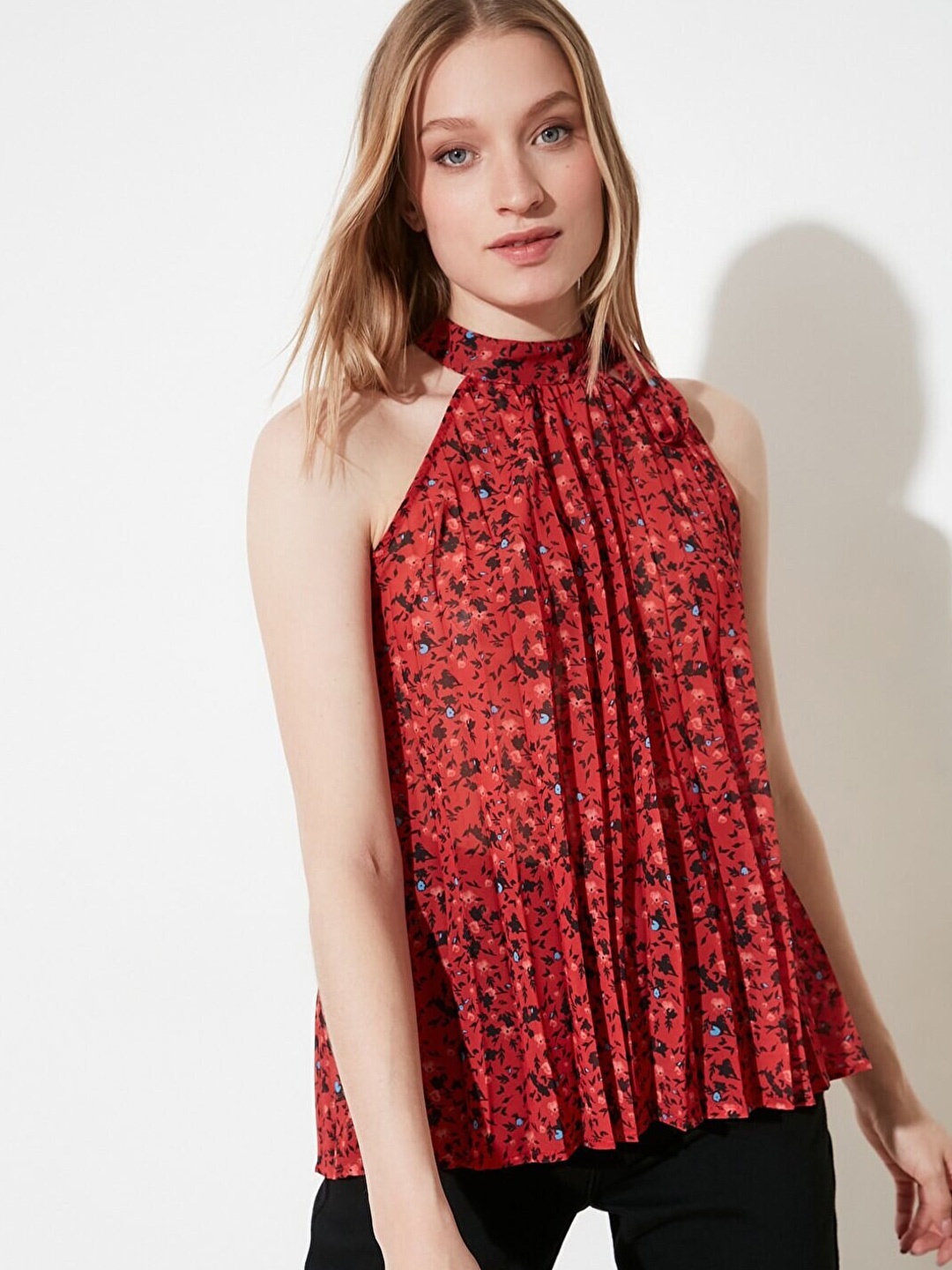 

Trendyol Floral Print Halter Neck Top, Red