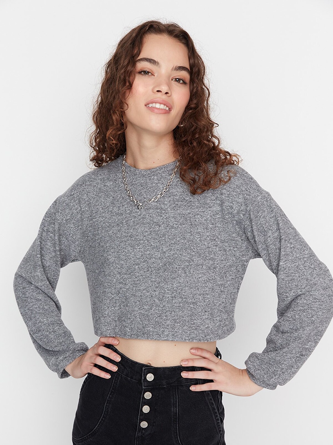 

Trendyol Solid Round Neck Crop Top, Grey
