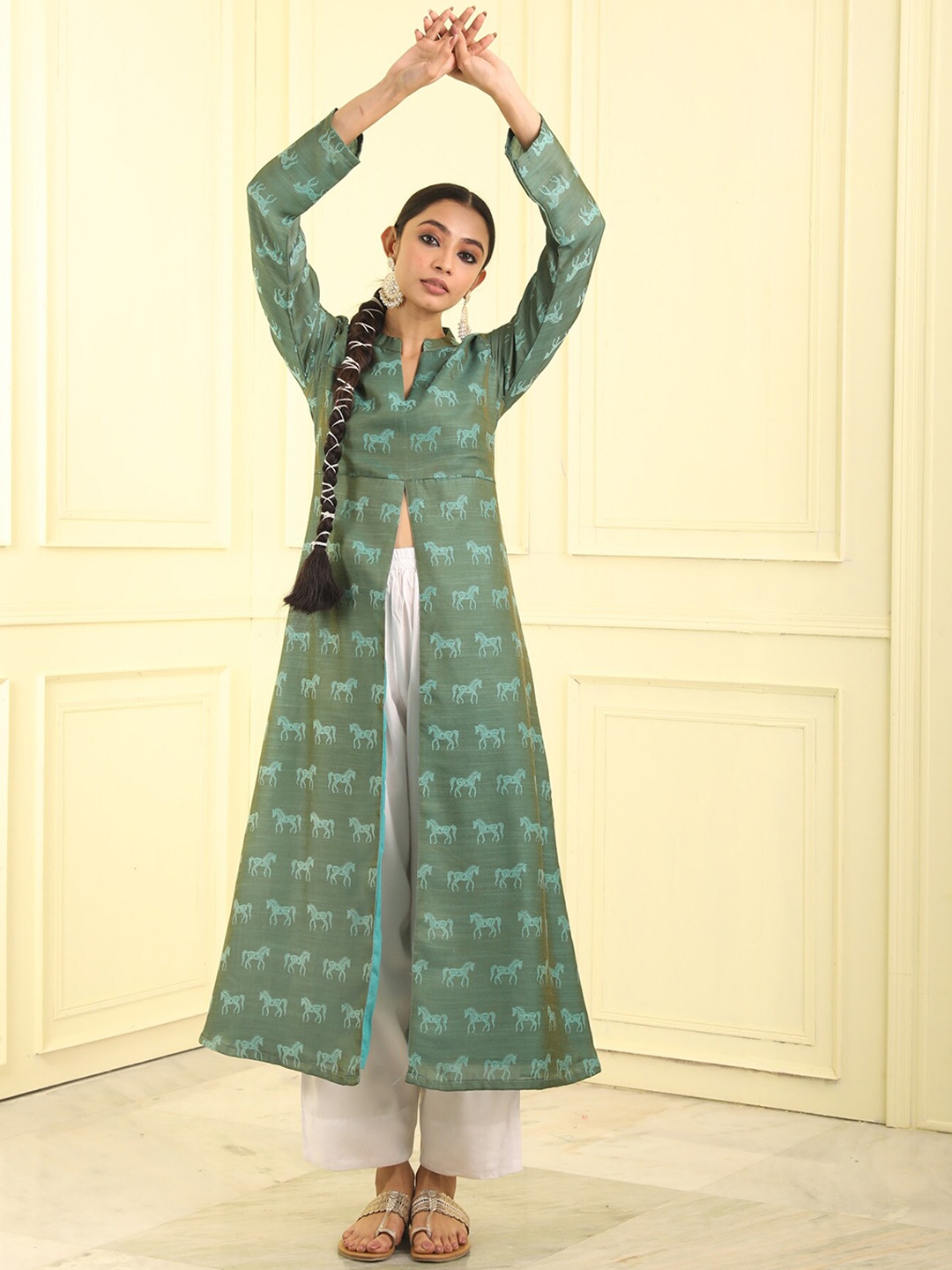 

BEATITUDE Women Cotton Printed Jacquard Kurta, Green