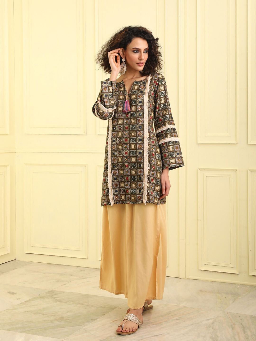 

BEATITUDE Geometric Printed Pure Cotton Kurti, Green