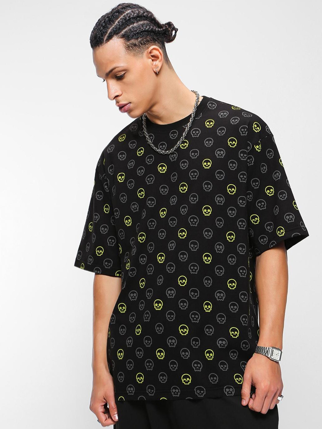 

Bewakoof Men Printed Loose Cotton T-shirt, Black