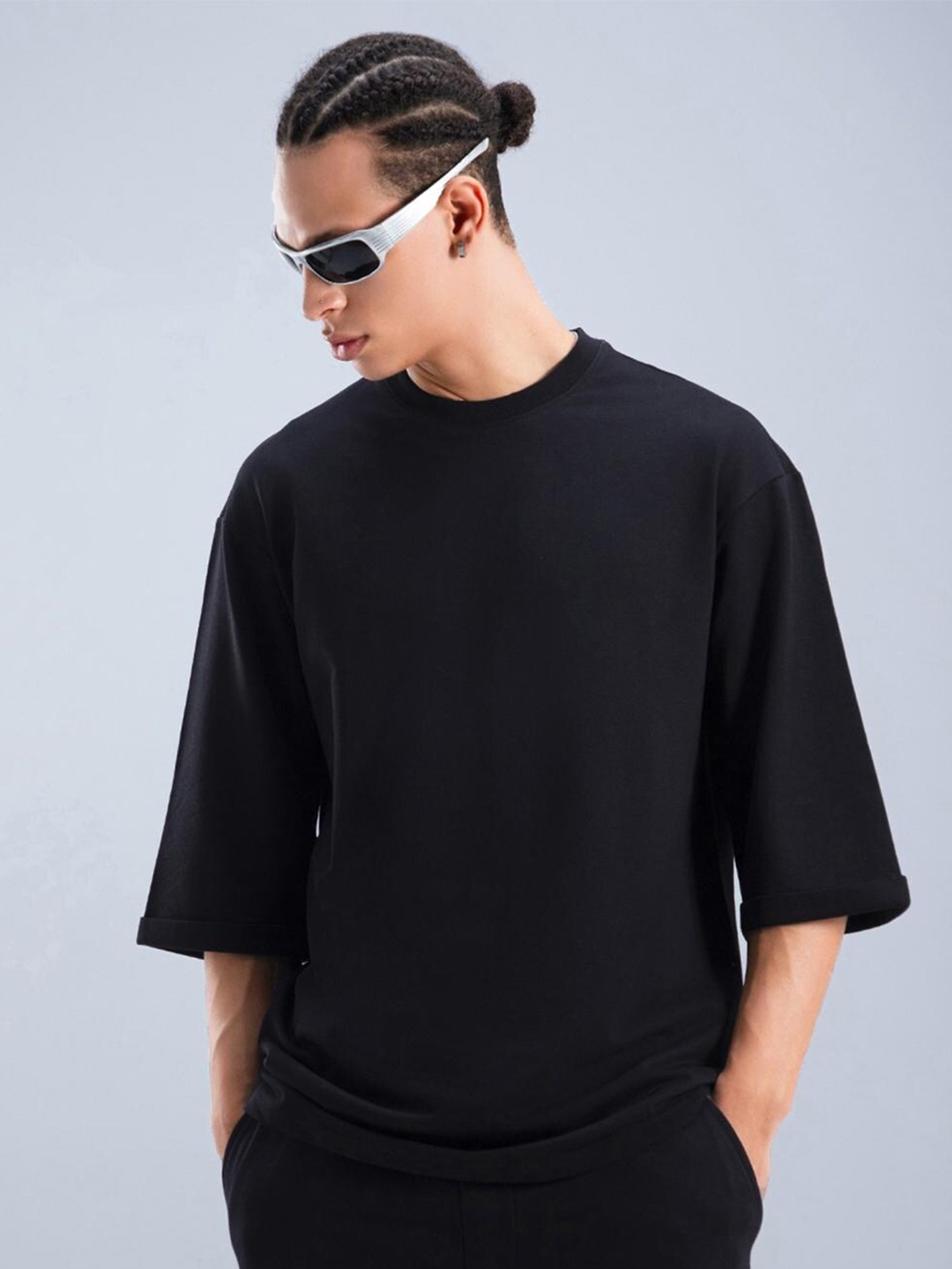 

Bewakoof Men Solid Loose Cotton T-shirt, Black