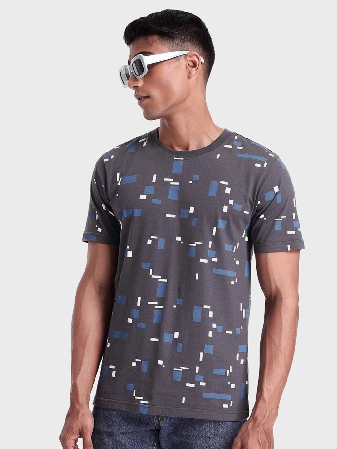 

Bewakoof Men Printed Cotton T-shirt, Grey