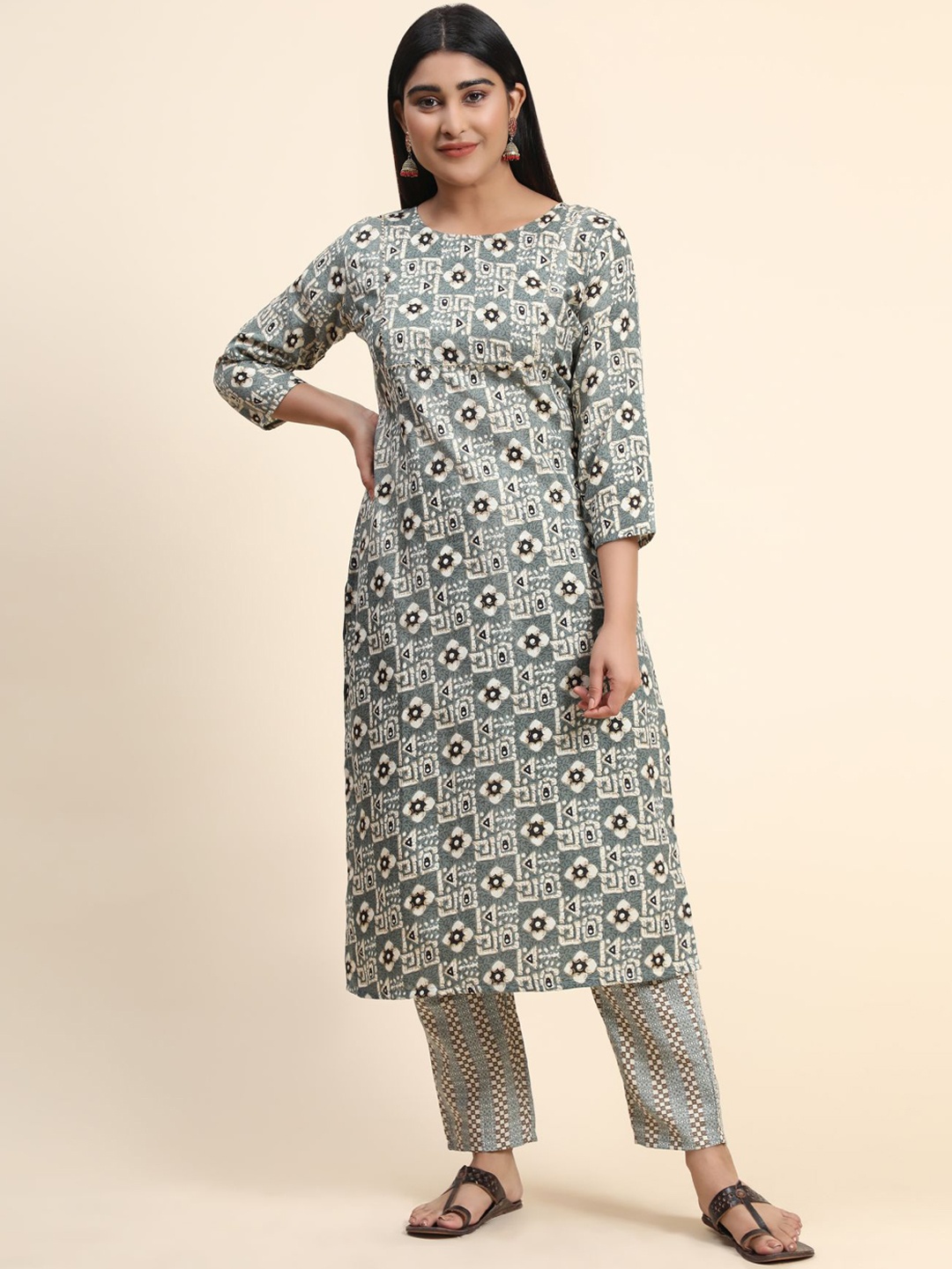 

KALINI Women Printed Kurta with Trousers, Grey