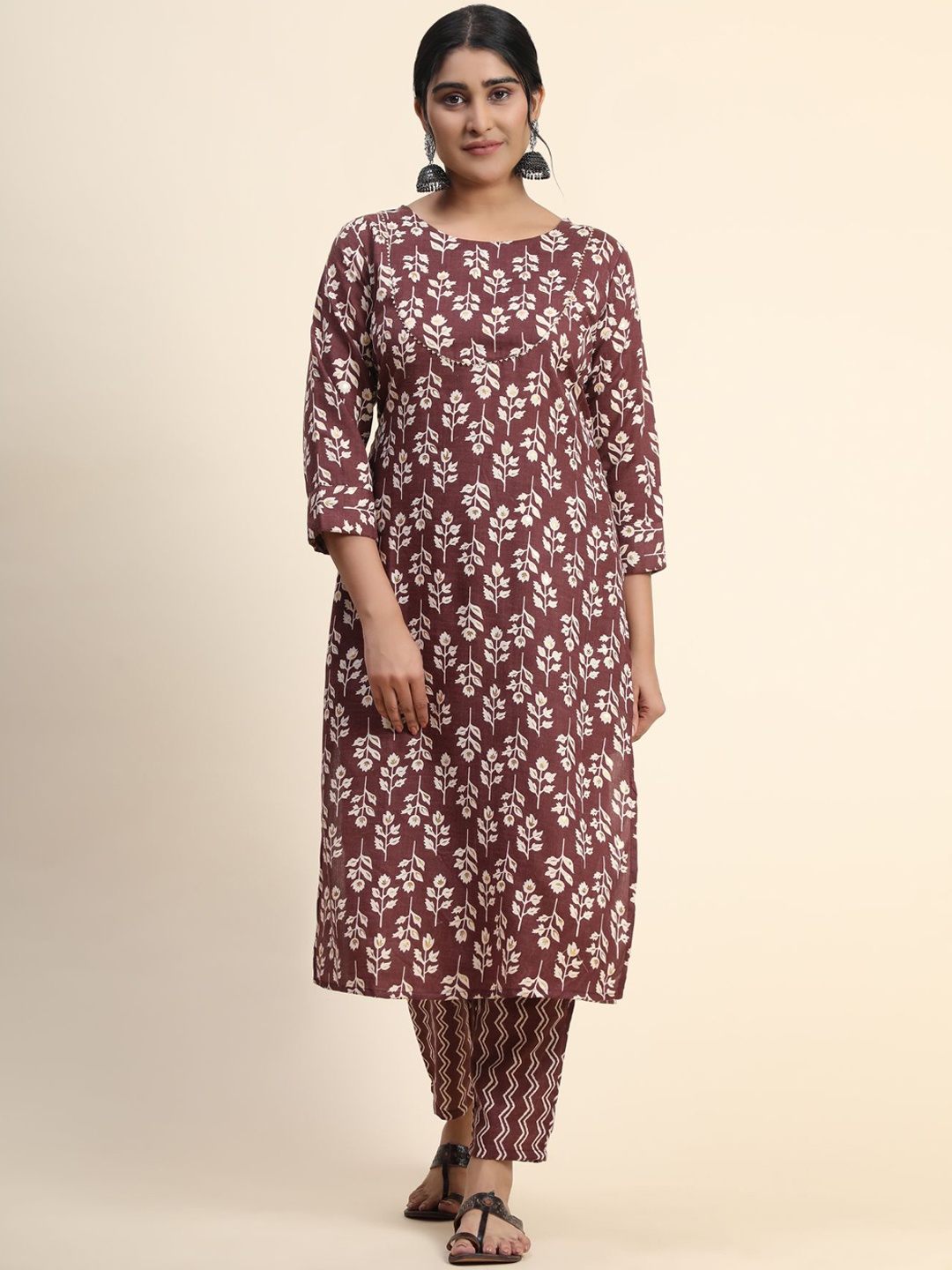 

KALINI Women Floral Printed Kurta with Trousers, Maroon