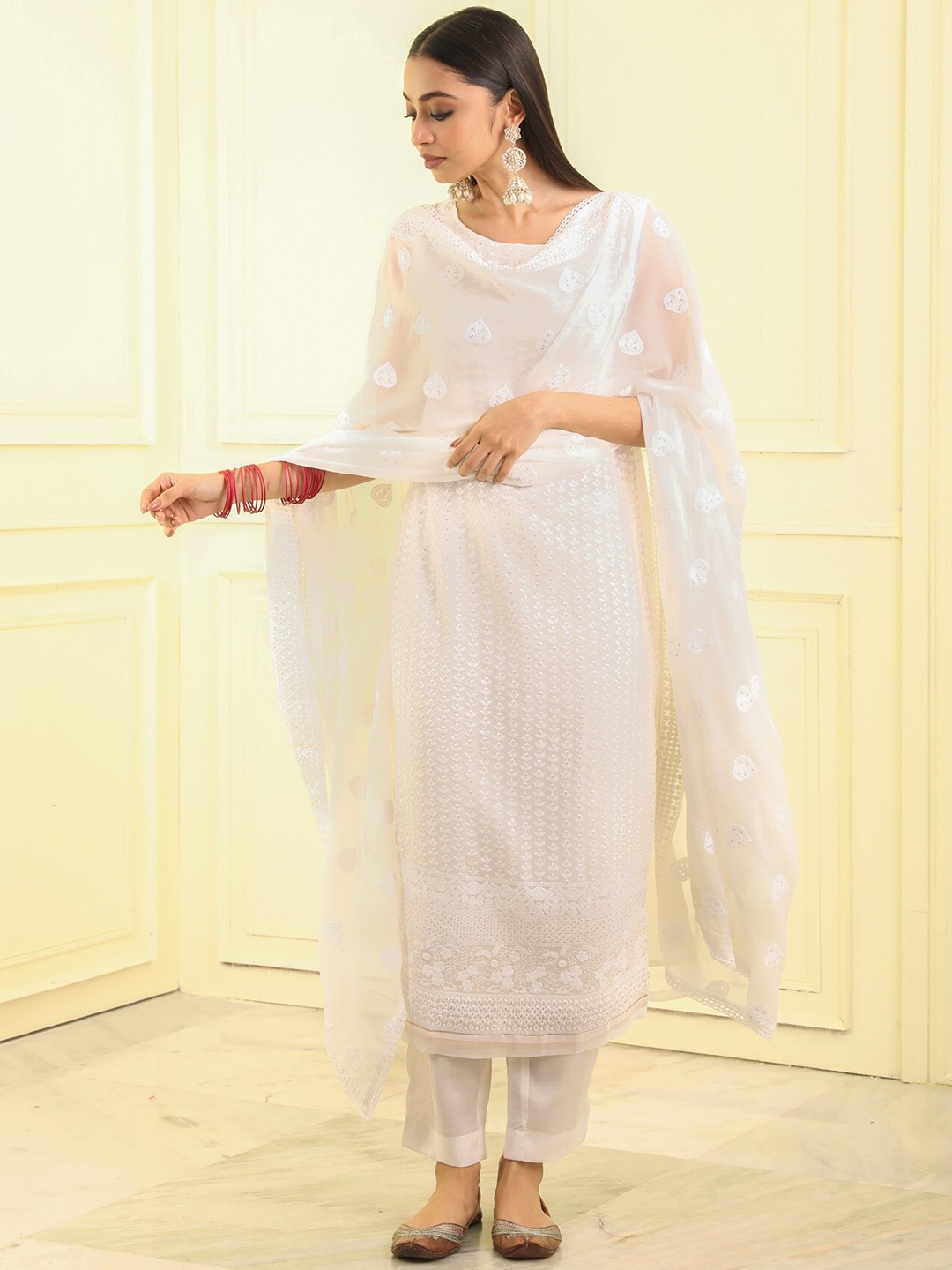 

BEATITUDE Women Embroidered Kurta With Trousers & Dupatta, White