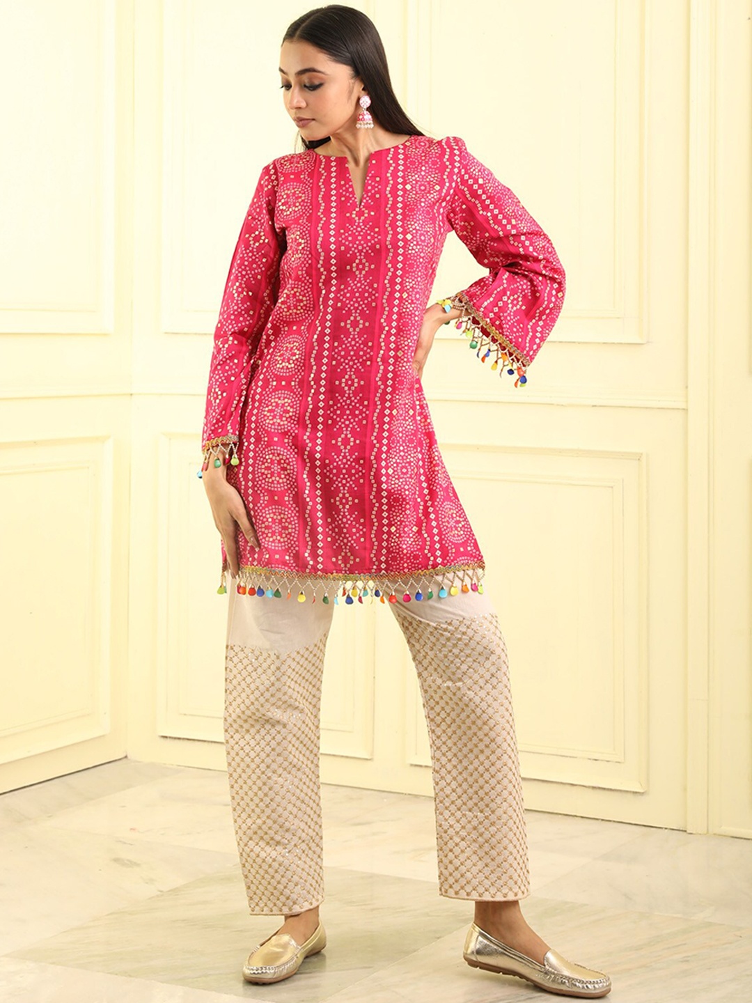 

BEATITUDE Bandhani Printed Beads and Stones Pure Cotton Kurti with Trousers, Pink
