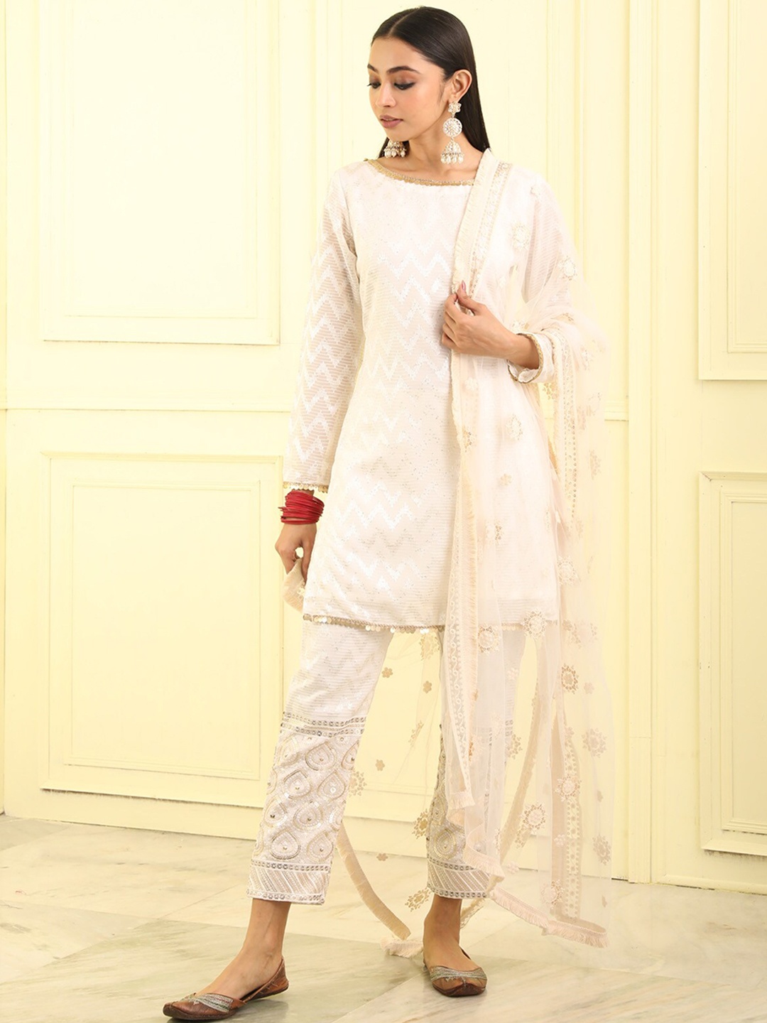 

BEATITUDE Women Embroidered Thread Work Kurti with Trousers & Dupatta, White