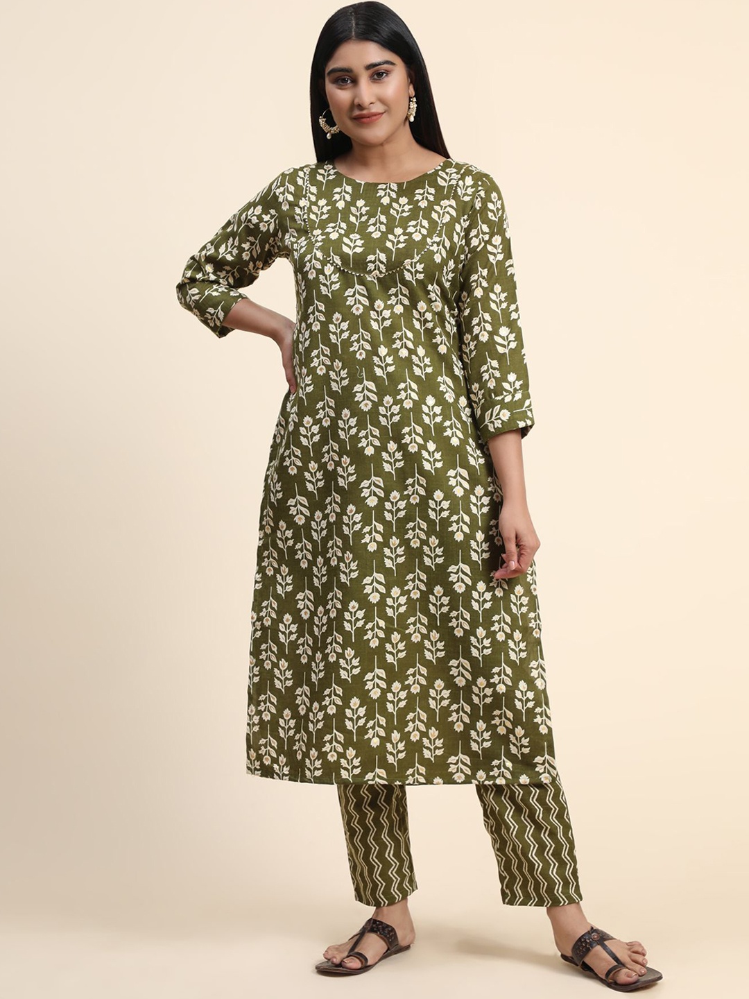 

KALINI Women Round Neck Floral Printed Kurta with Palazzos, Green